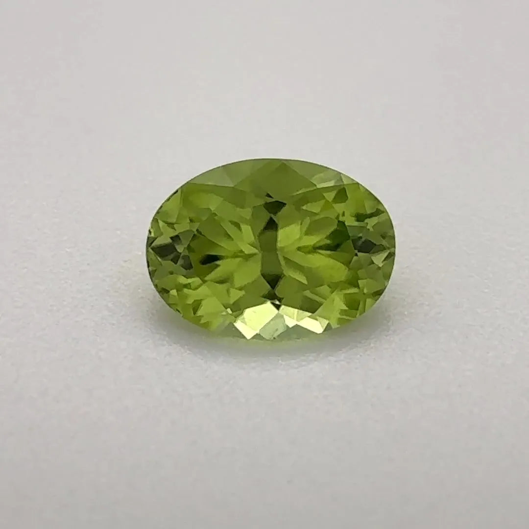 0.98ct Oval Natural Peridot (Colour Green, Clarity Eye Clean, Cut Faceted)