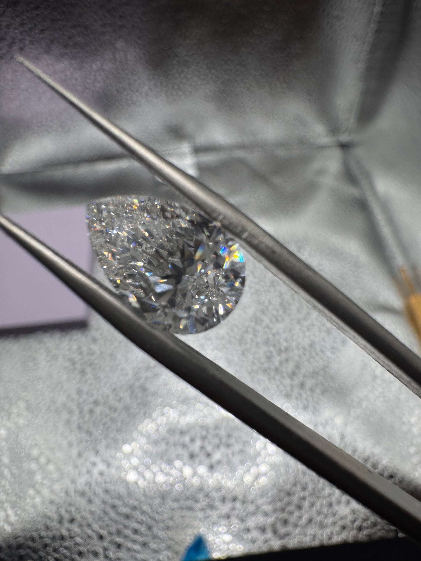 3.08 ct Pear Lab Grown Diamond E VVS2 1.5 ratio