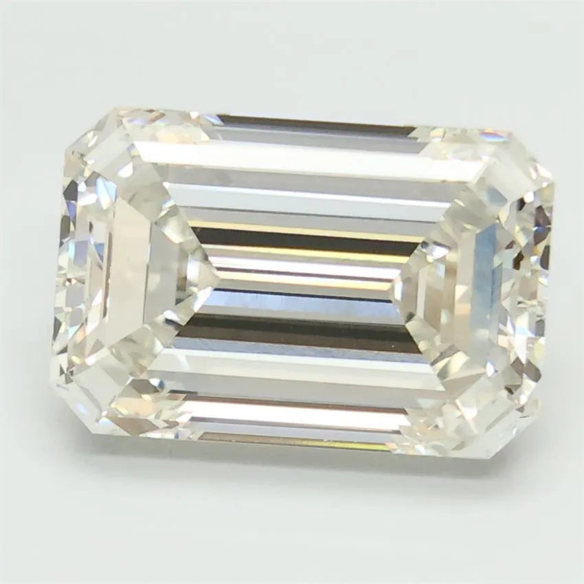 5.03ct Emerald Lab Grown Diamond (Colour Fancy Intense Pink, Clarity VVS2, IGI Certified)