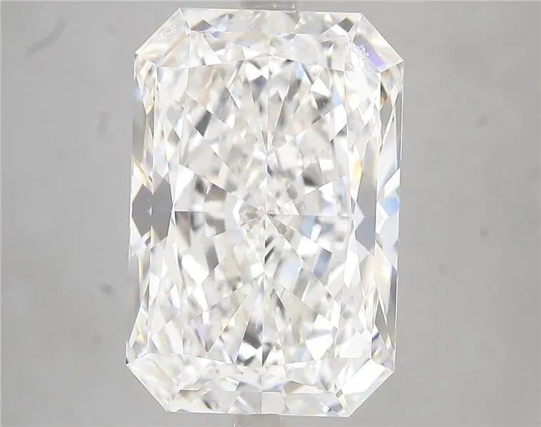 5.05ct Radiant Lab Grown Diamond (Colour E, Clarity VVS2, IGI Certified)