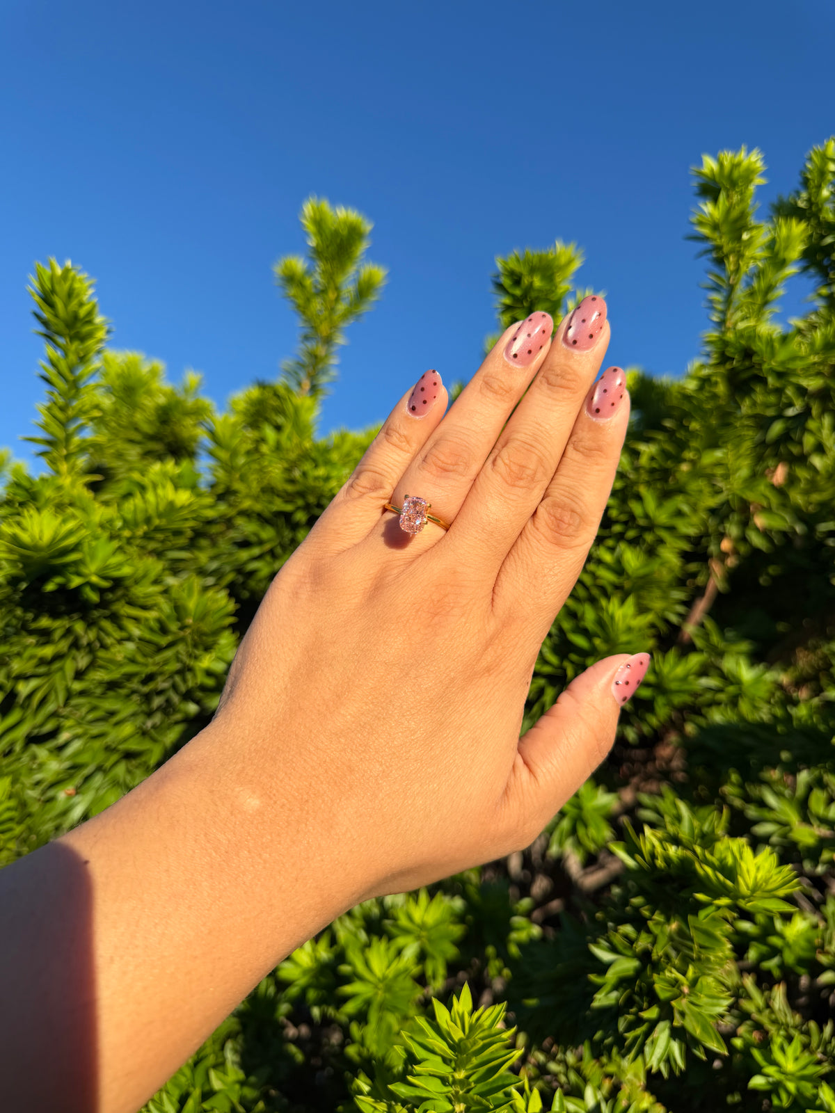 Cushion modified 3.01ct Fancy Vivid Pink VS2 - Loose Diamond