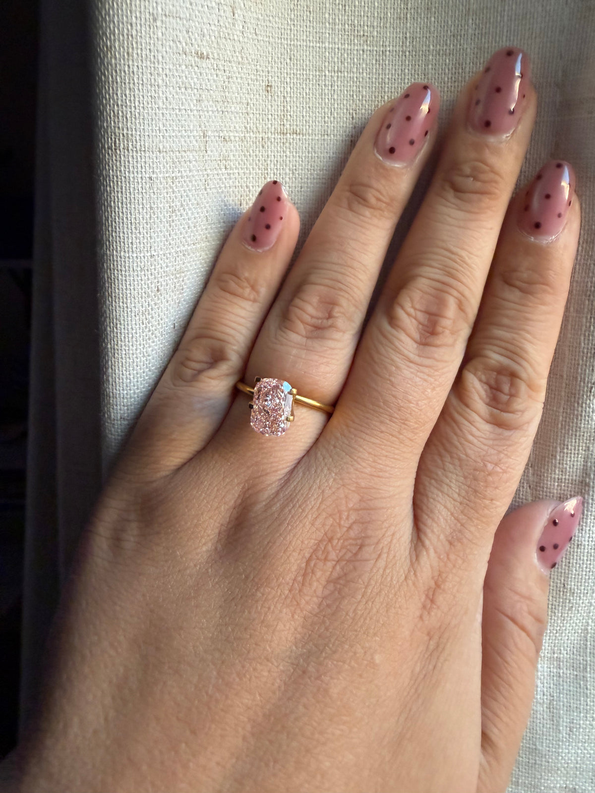 Cushion modified 3.01ct Fancy Vivid Pink VS2 - Loose Diamond