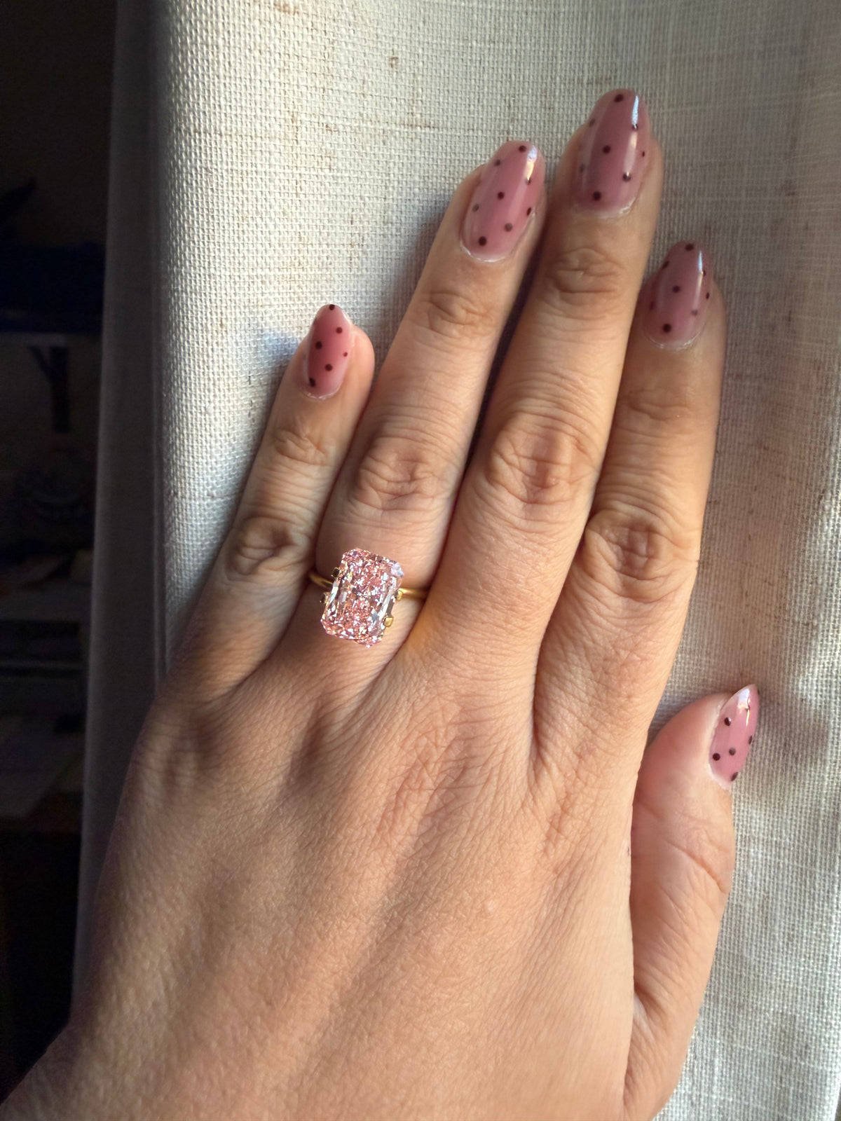 Radiant 6.03ct Fancy Vivid Pink VS2 - Loose Diamond